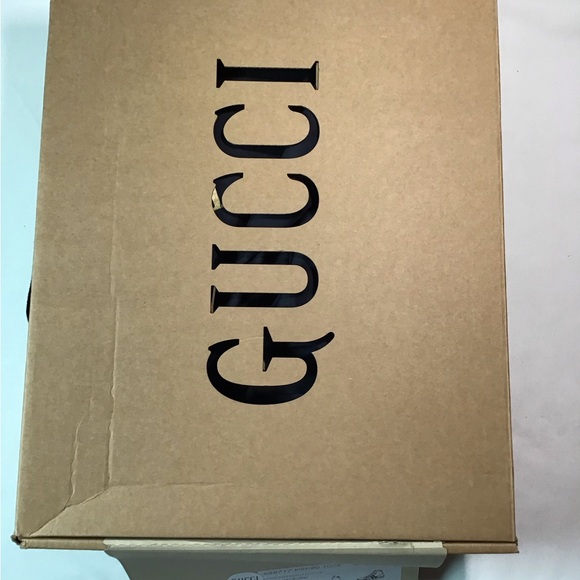 Men’s Authentic Gucci Shoe - Picture 4 of 13